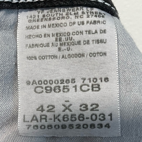 Wrangler Authentic Jeans – Black Denim, Comfort Fit, Size 42x32 - Picture 3 of 11